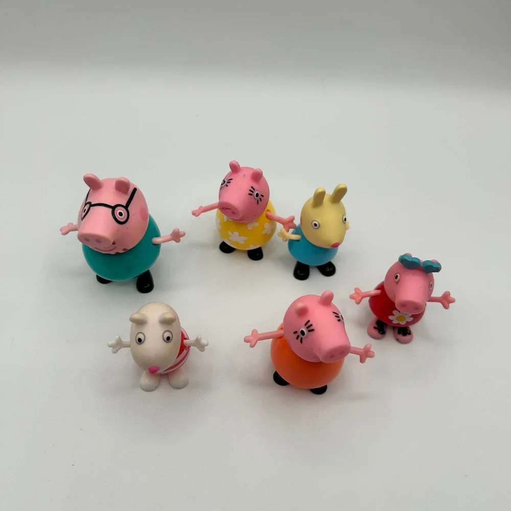 Peppa Pig Family and Friends 6 Piece Action Figure Lot Multicolored Plastic Toys